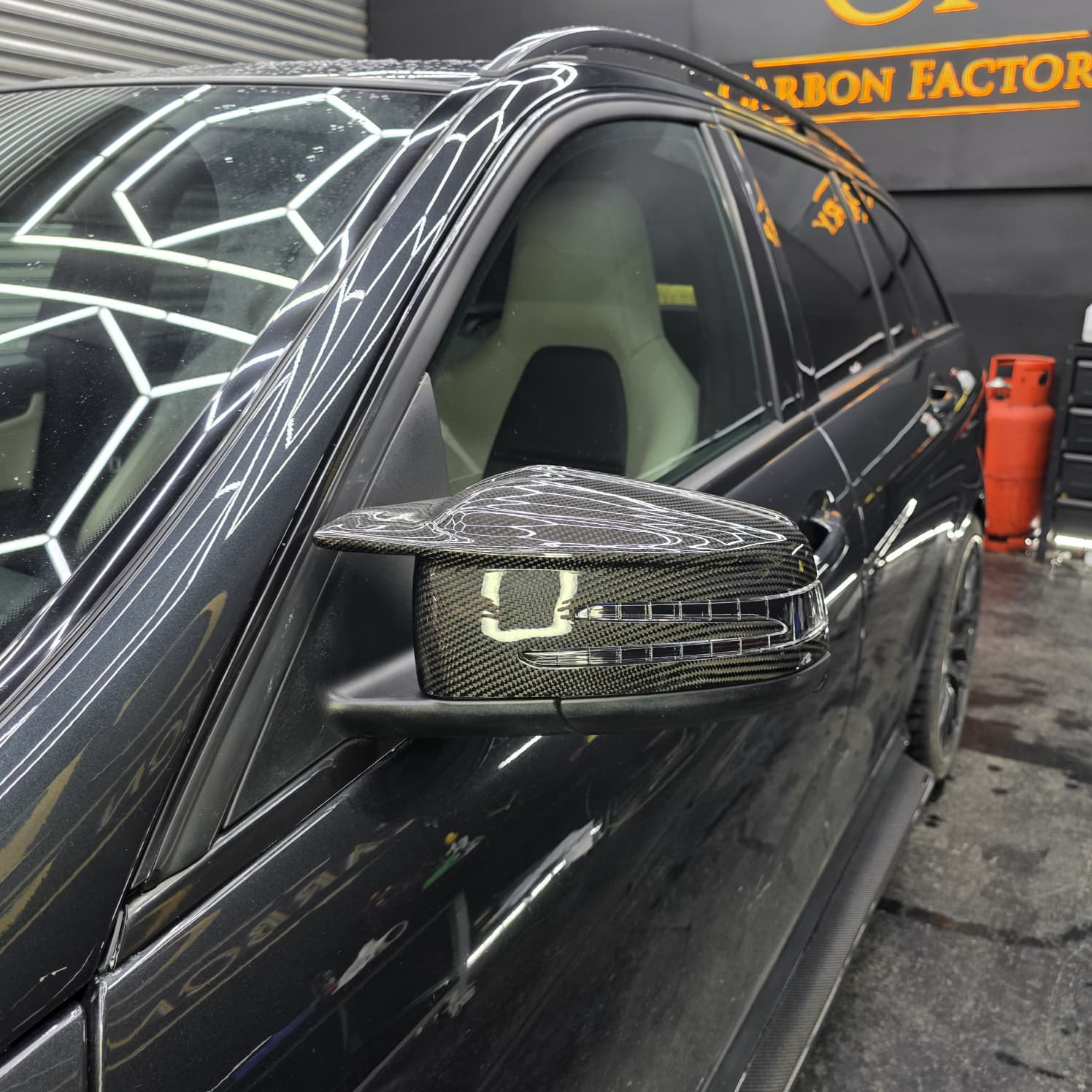 V Style Carbon Fibre Replacement Mirror Covers for Mercedes Benz Universal