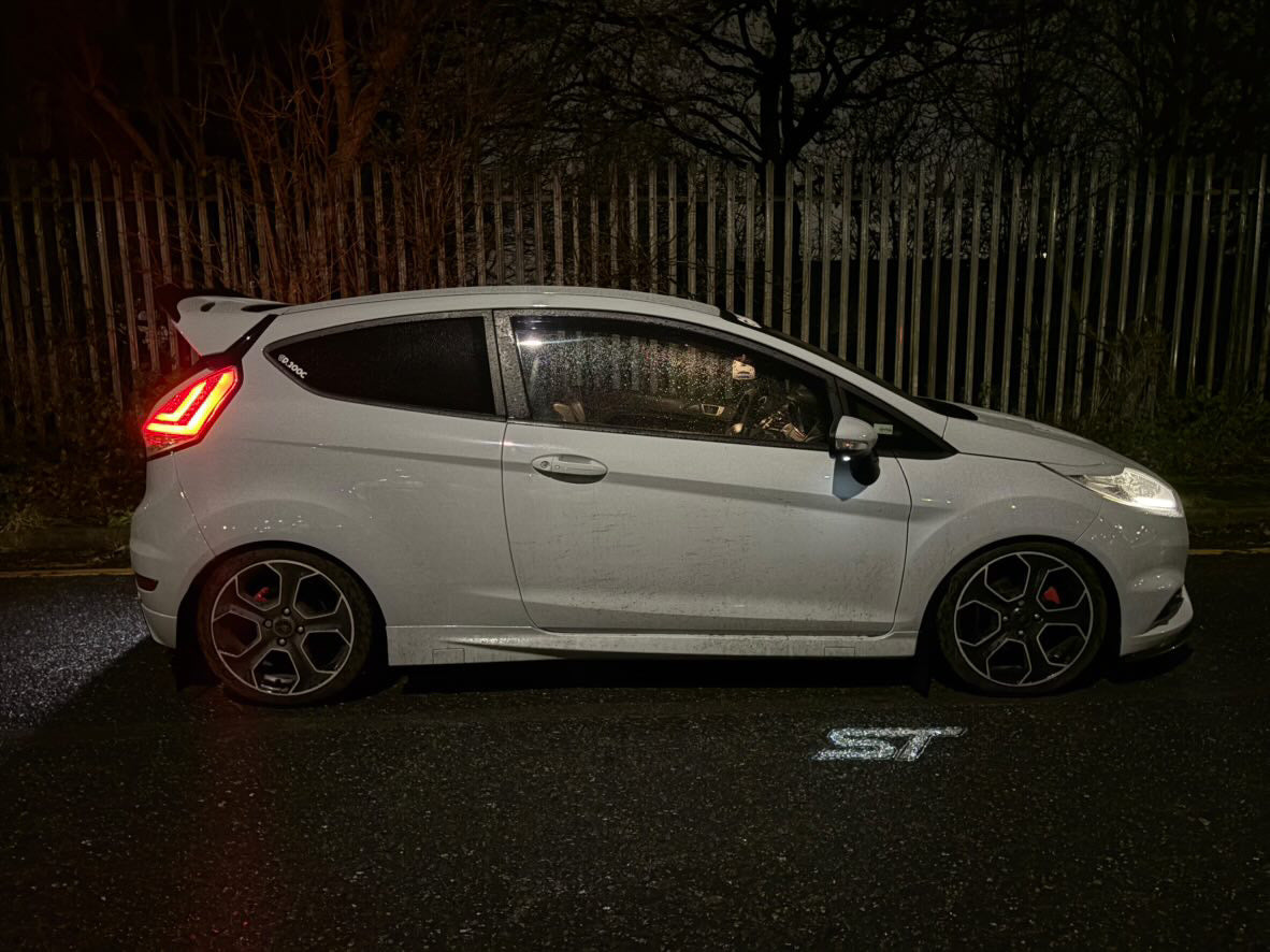 Ford Fiesta MK7 / MK7.5 - ST Logo Projector Puddle Light Replacement Units (Multiple Colours) 2013-2017